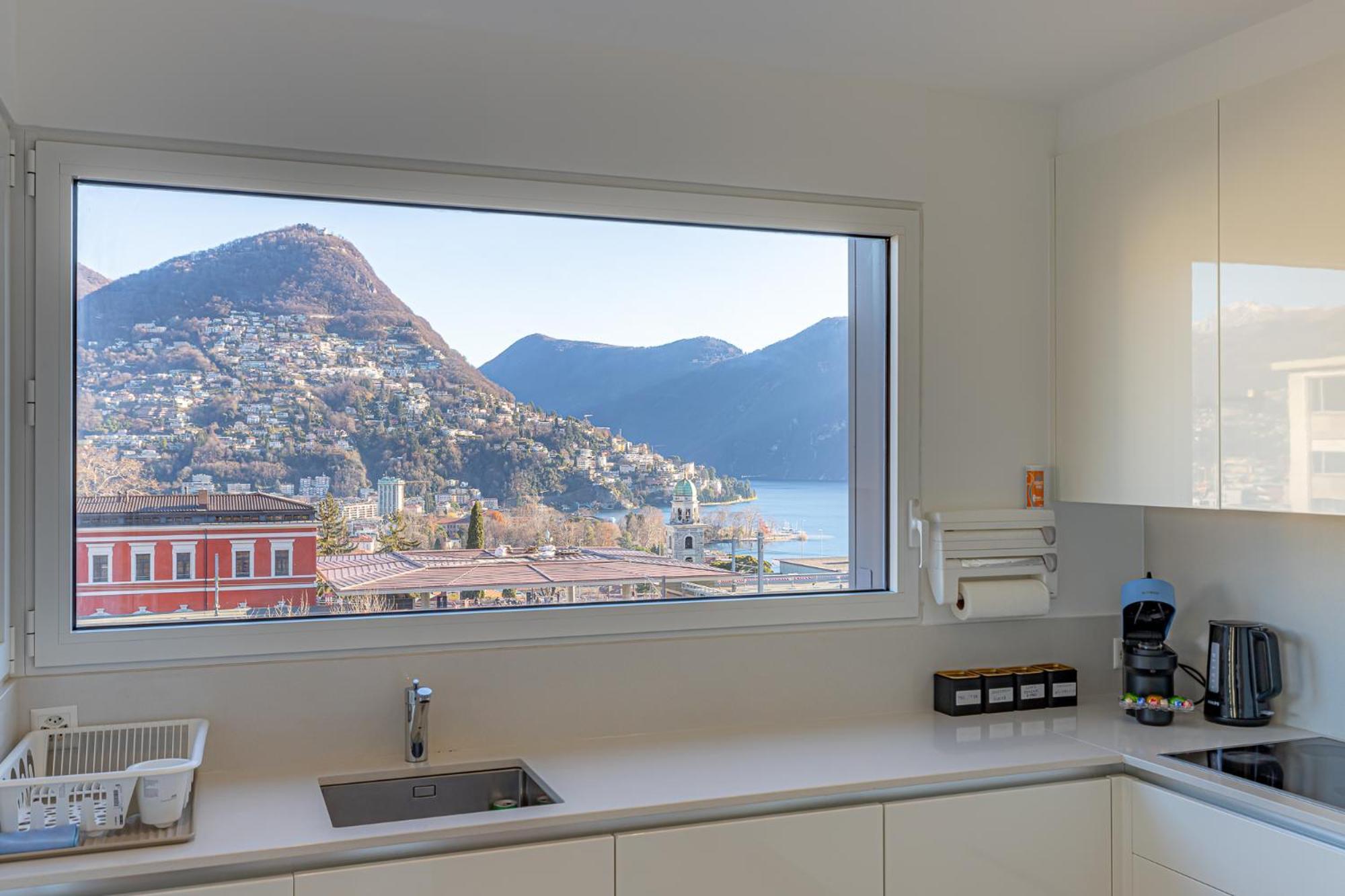 Imperial Of Lugano 3 With A Lake View Behind The Station And 10 Min From The Lake Of Lugano Exterior photo