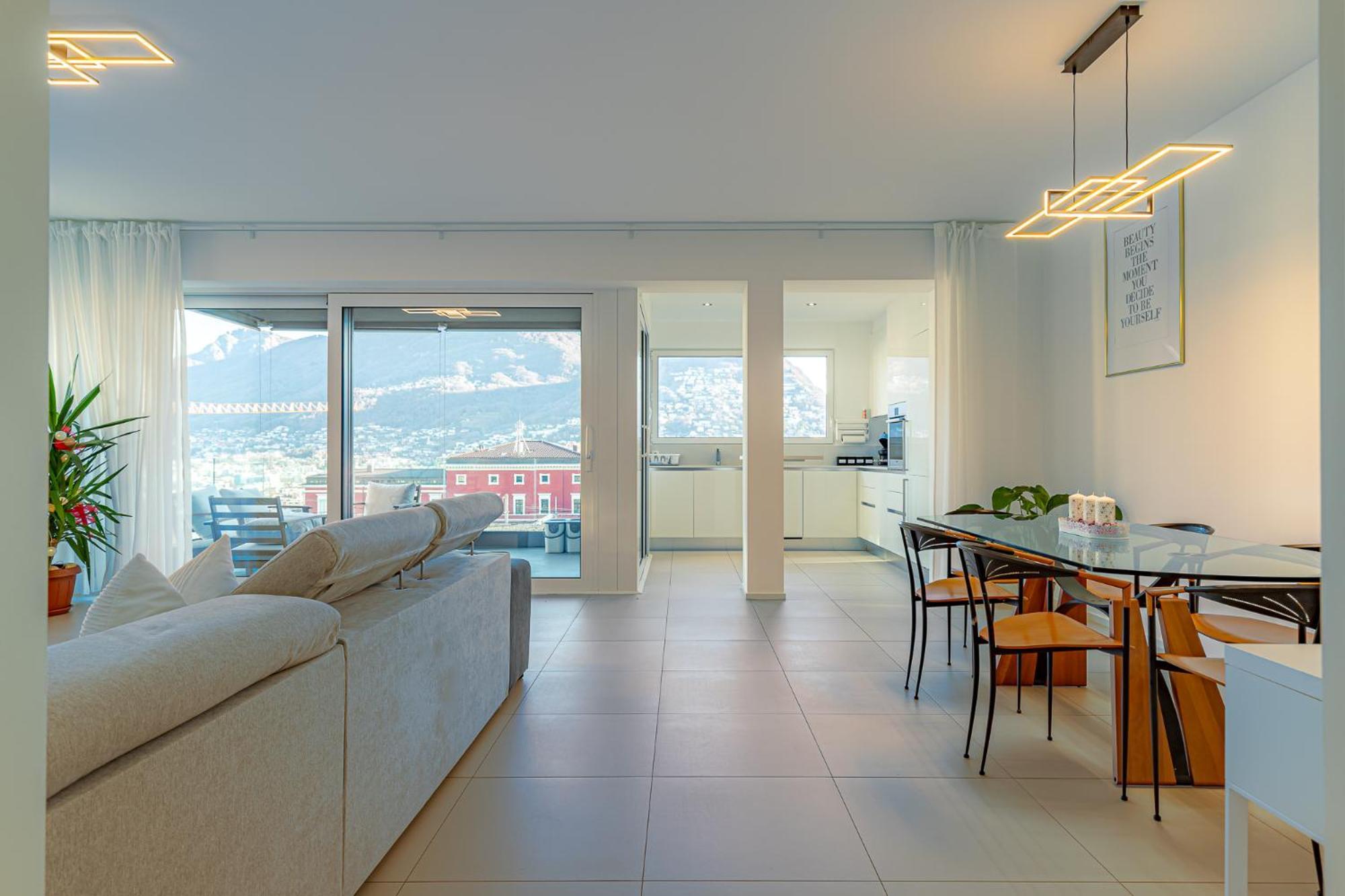 Imperial Of Lugano 3 With A Lake View Behind The Station And 10 Min From The Lake Of Lugano Exterior photo