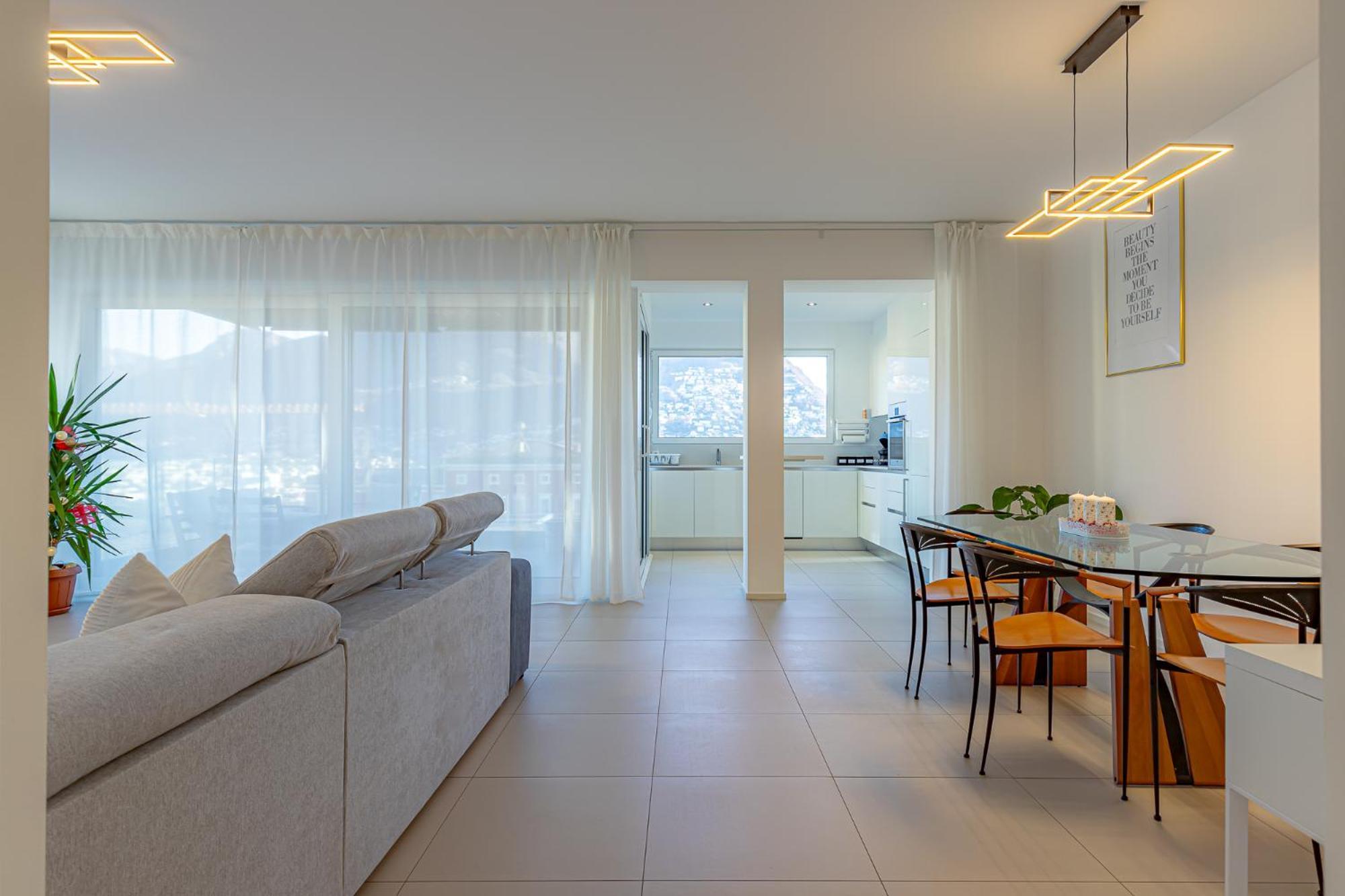Imperial Of Lugano 3 With A Lake View Behind The Station And 10 Min From The Lake Of Lugano Exterior photo