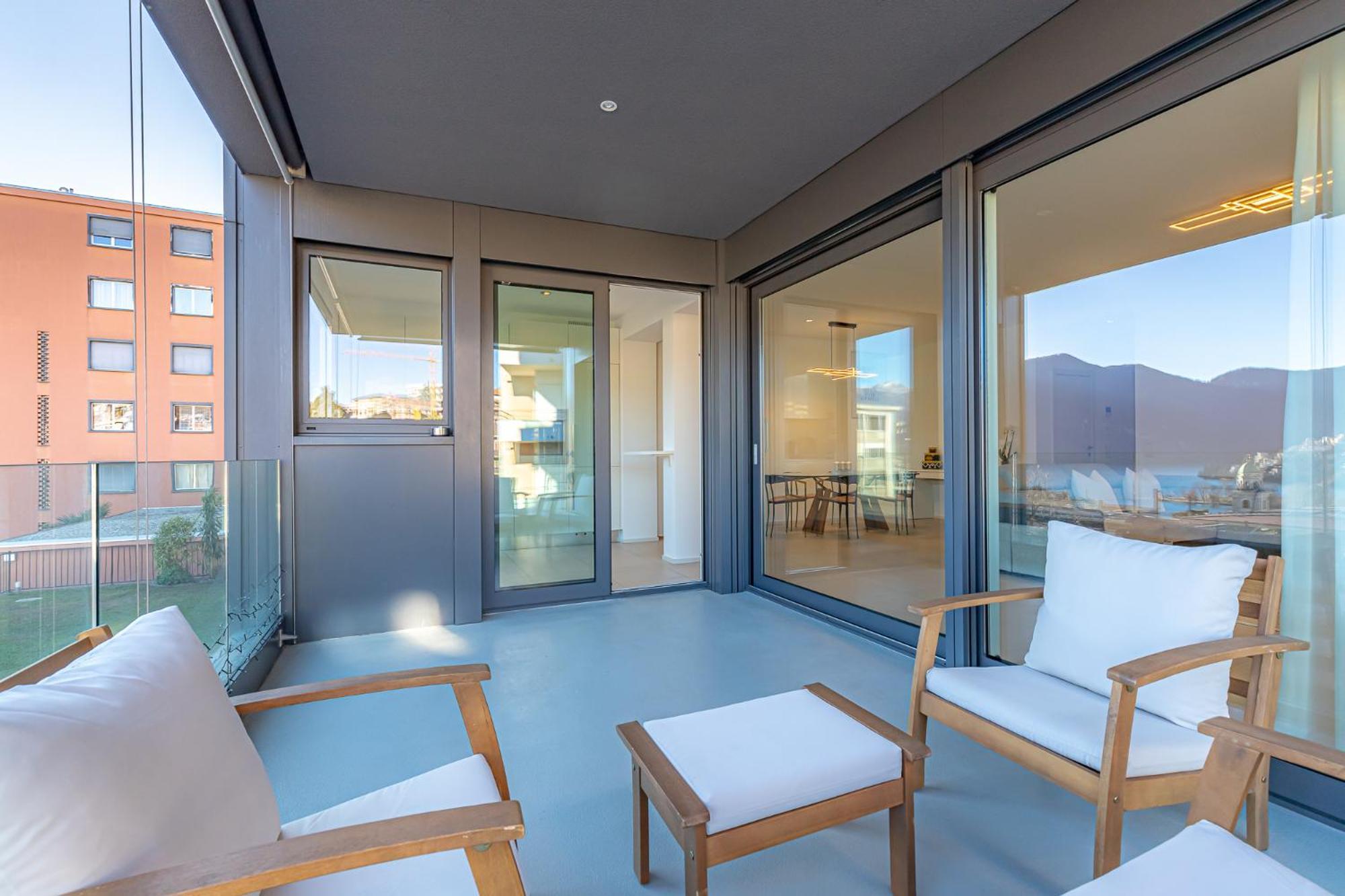 Imperial Of Lugano 3 With A Lake View Behind The Station And 10 Min From The Lake Of Lugano Exterior photo
