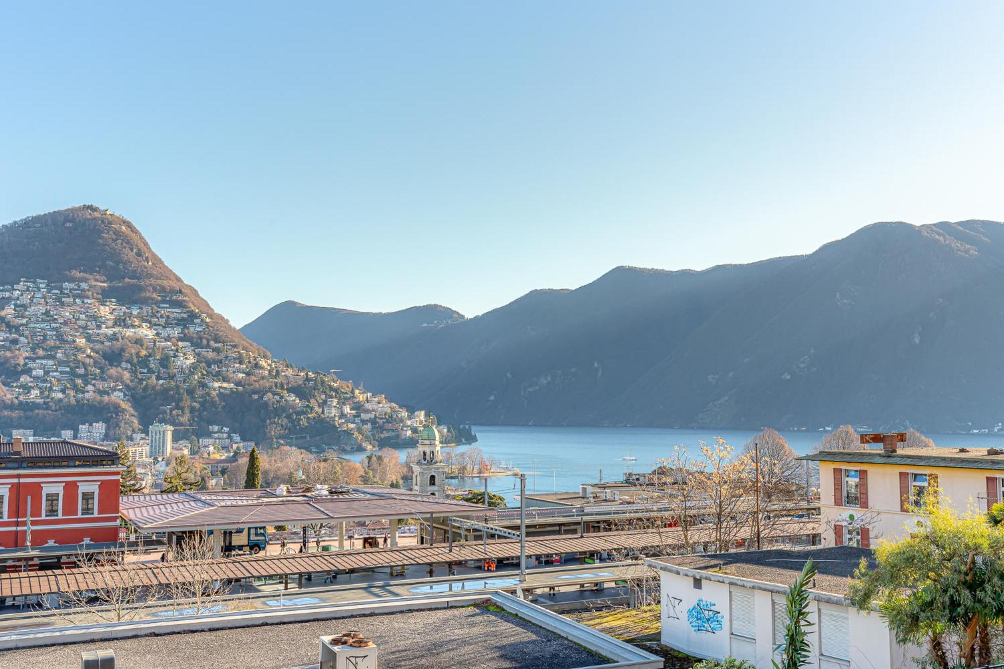 Imperial Of Lugano 3 With A Lake View Behind The Station And 10 Min From The Lake Of Lugano Exterior photo